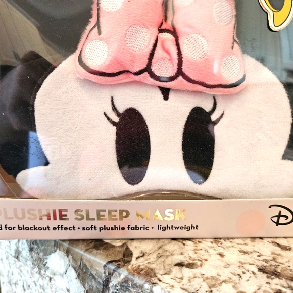 Thee CREME shop Minnie Mouse 3D Plushie Sleep Mask. Limited Edition - Picture 4 of 5